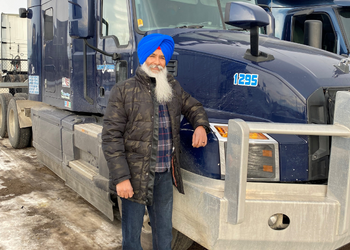 December 2022 Driver of the Month: Barinder Singh, Light Speed Logistics